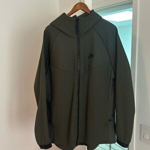 Nike Mens All Weather Light Weight Jacket Dark Forest Green size L